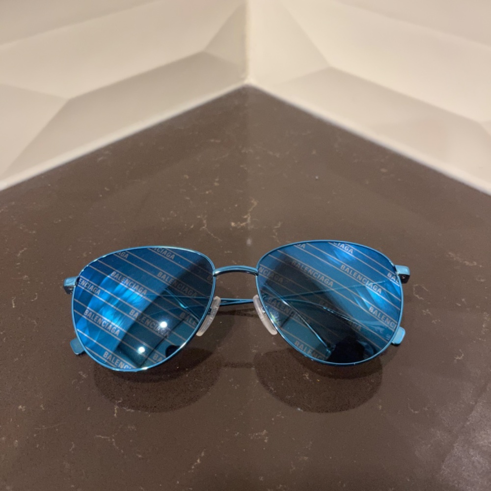 BALENCIAGA LOGO sunglasses in blue